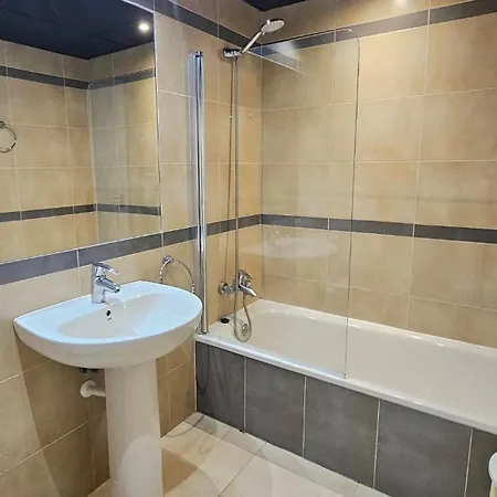 דירה Esmeralda 2 Bedrooms 3 Pool & Parking