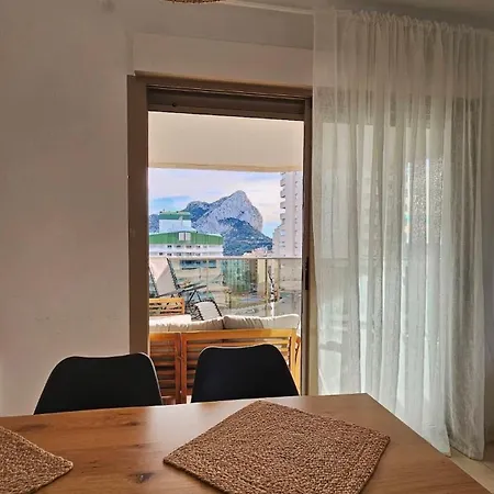 Esmeralda 2 Bedrooms 3 Pool & Parking דירה קלפה